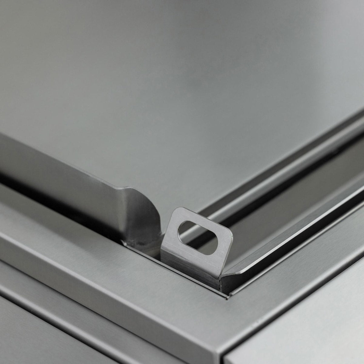 Blaze LTE3+ 30 Inch Built-in Gas Griddle w/ Lift-Assist Hood
