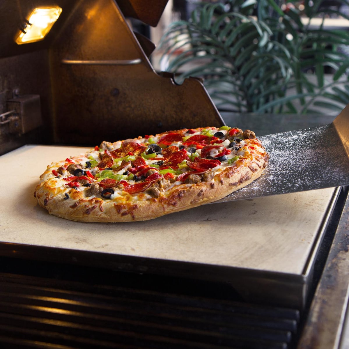 Blaze 14 3/4 Inch Ceramic Pizza Stone With Stainless Steel Tray